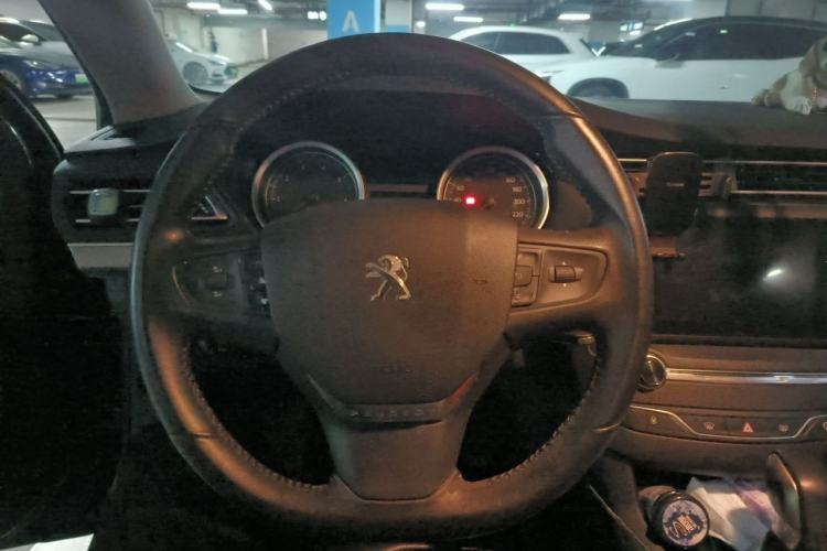Used Peugeot 408 2014 1.8L Automatic Luxury Edition Steering Wheel