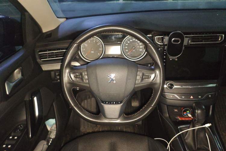 Used Peugeot 408 2014 1.8L Automatic Luxury Edition Steering Wheel