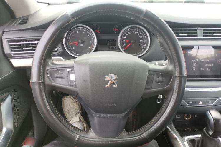 Used Peugeot 408 2014 1.8L Automatic Luxury Edition Steering Wheel