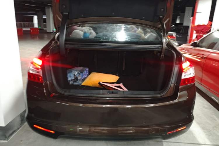 Used Peugeot 408 2014 1.8L Automatic Luxury Edition Trunk