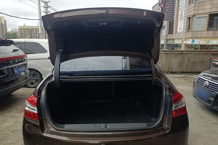 Used Peugeot 408 2014 1.8L Automatic Leading Edition Trunk