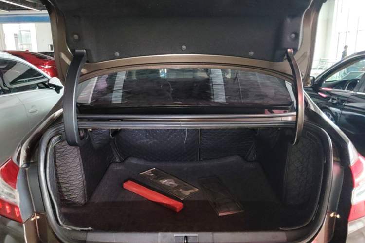 Used Peugeot 408 2014 1.8L Automatic Luxury Edition Trunk