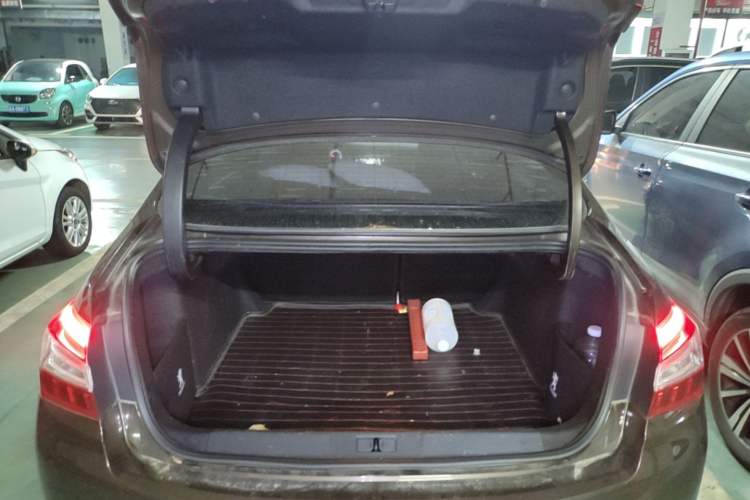 Used Peugeot 408 2014 1.6T Automatic Prestige Edition Trunk
