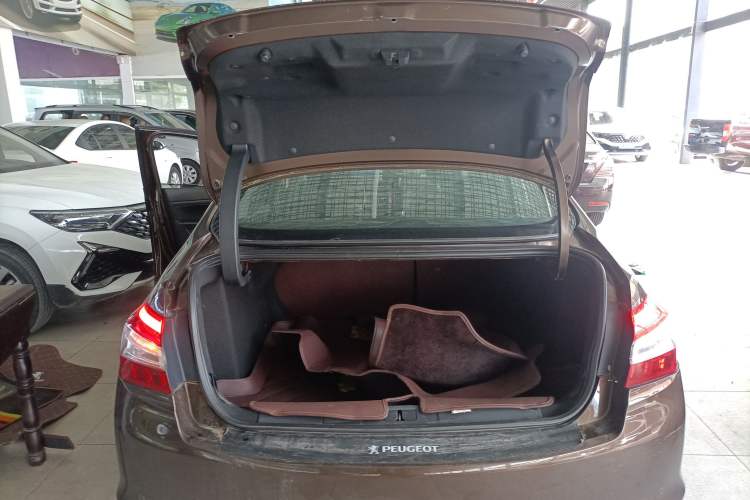 Used Peugeot 408 2014 1.8L Automatic Luxury Edition Trunk