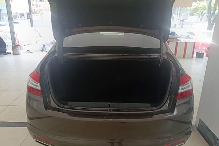 Used Peugeot 408 2014 1.6T Automatic Prestige Edition Trunk