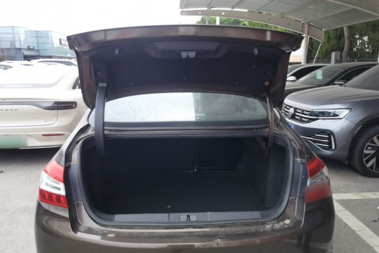 Used Peugeot 408 2014 1.8L Manual Leading Edition Trunk