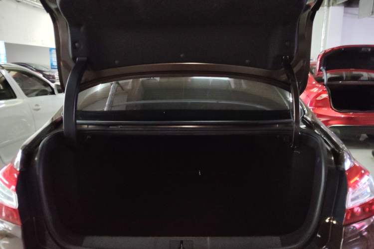 Used Peugeot 408 2014 1.8L Automatic Luxury Edition Trunk