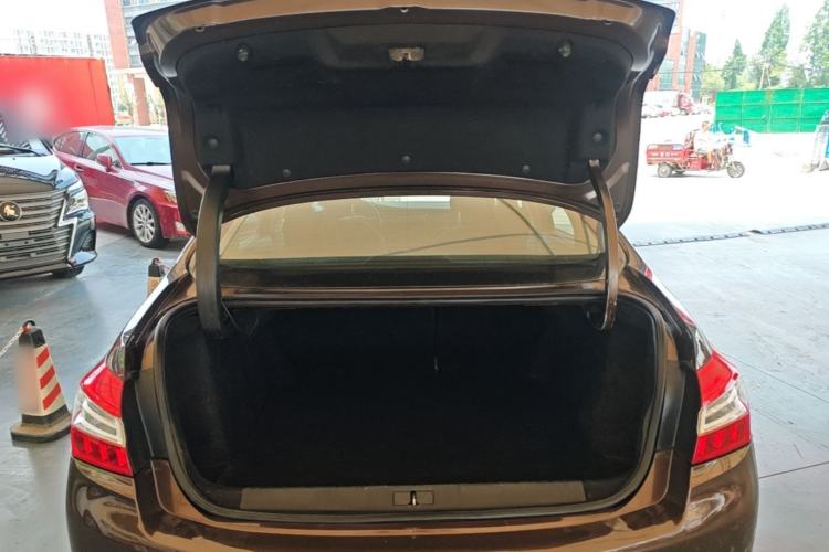 Used Peugeot 408 2014 1.8L Manual Leading Edition Trunk