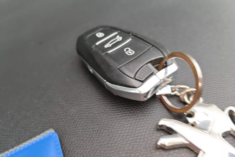 Used Peugeot 408 2014 1.6T Automatic Supreme Edition Vehicle Key