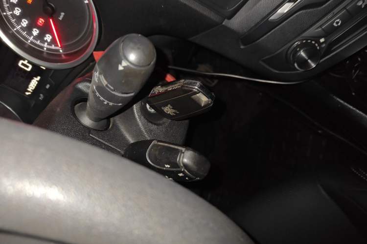 Used Peugeot 408 2014 1.8L Manual Leading Edition Vehicle Key