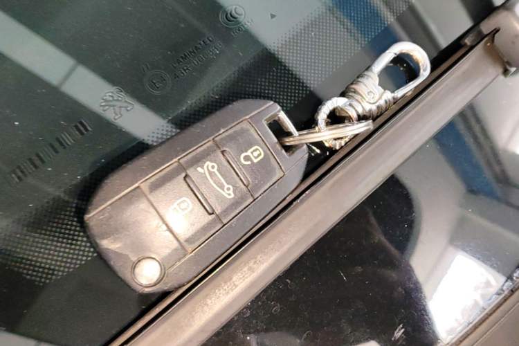 Used Peugeot 408 2014 1.8L Automatic Luxury Edition Vehicle Key