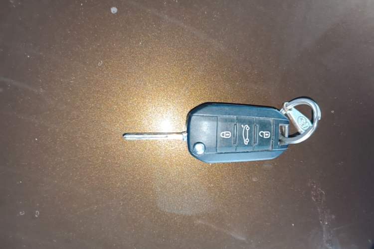 Used Peugeot 408 2014 1.8L Automatic Luxury Edition Vehicle Key