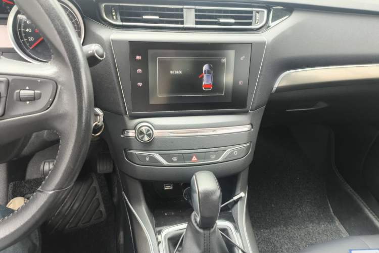 Used Peugeot 408 2014 1.8L Automatic Luxury Edition Audio And AC Panel