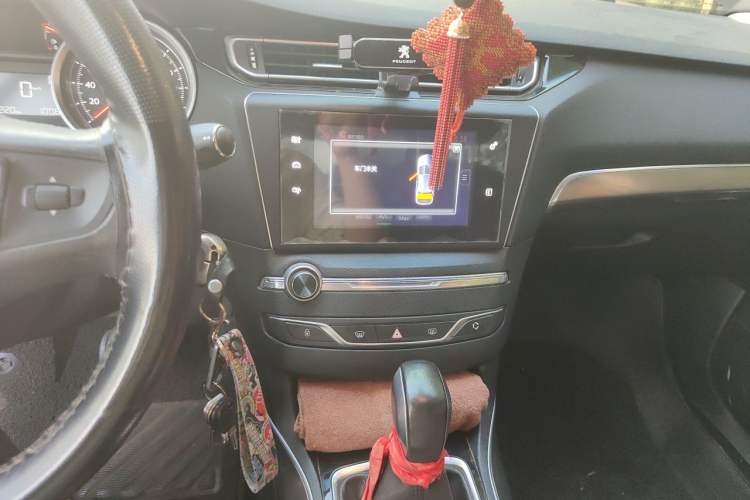 Used Peugeot 408 2014 1.8L Automatic Luxury Edition Audio And AC Panel