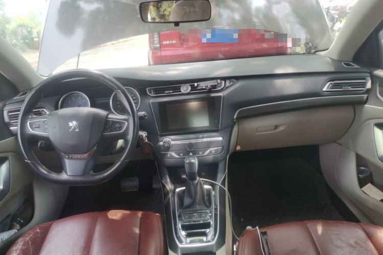 Used Peugeot 408 2014 1.8L Automatic Luxury Edition Center Console