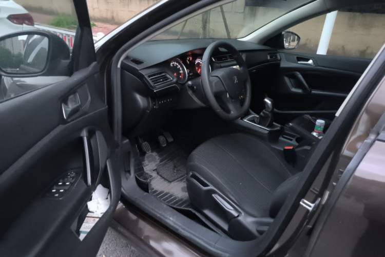 Used Peugeot 408 2014 1.8L Manual Leading Edition Driver Seat