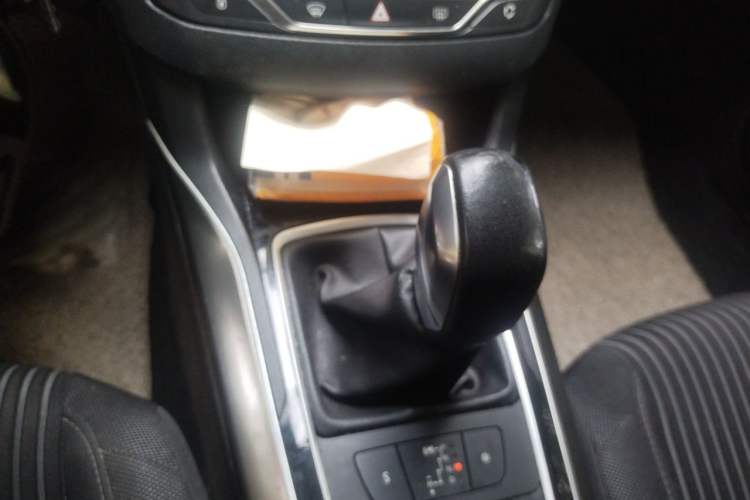 Used Peugeot 408 2014 1.8L Automatic Luxury Edition Gear Lever