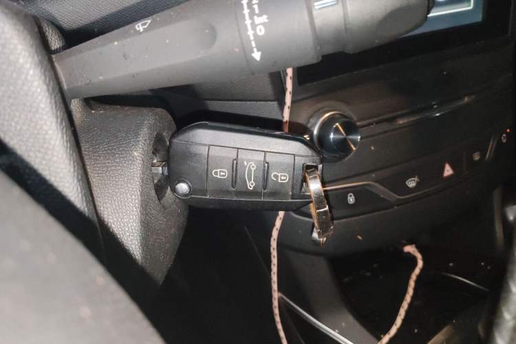 Used Peugeot 408 2014 1.8L Automatic Luxury Edition Interior 1