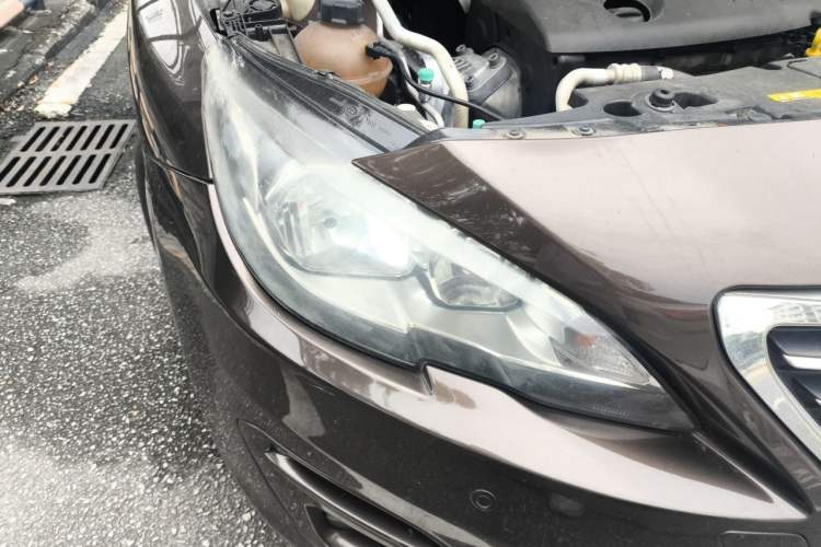 Used Peugeot 408 2014 1.8L Automatic Luxury Edition Right Front Headlight
