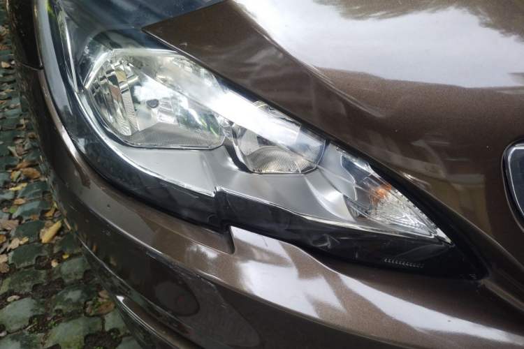 Used Peugeot 408 2014 1.8L Automatic Luxury Edition Right Front Headlight