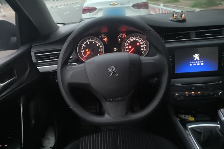Used Peugeot 408 2014 1.8L Manual Leading Edition Steering Wheel