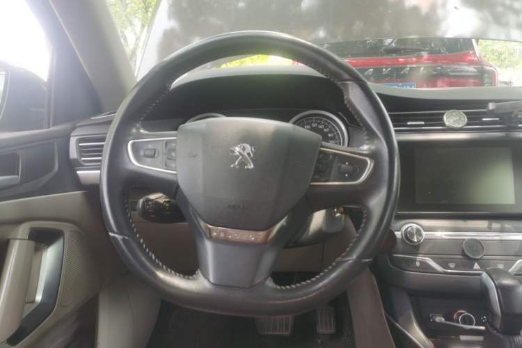 Used Peugeot 408 2014 1.8L Automatic Luxury Edition Steering Wheel