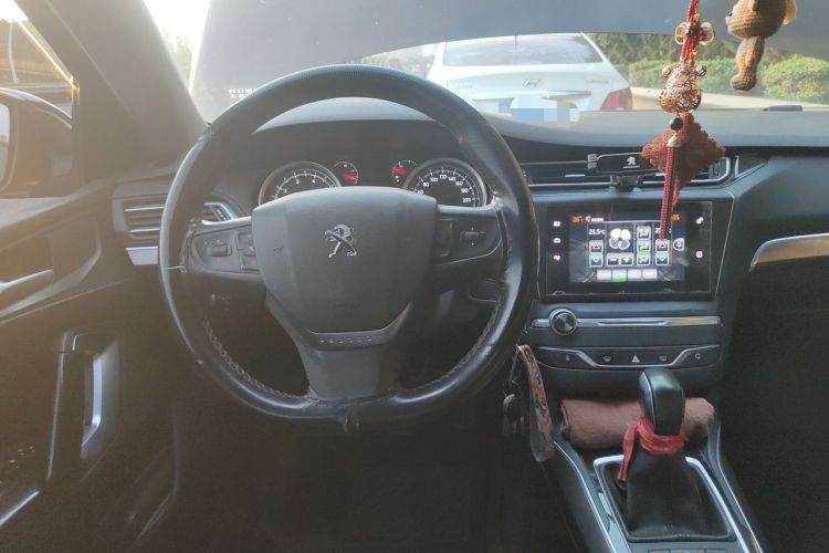 Used Peugeot 408 2014 1.8L Automatic Luxury Edition Steering Wheel