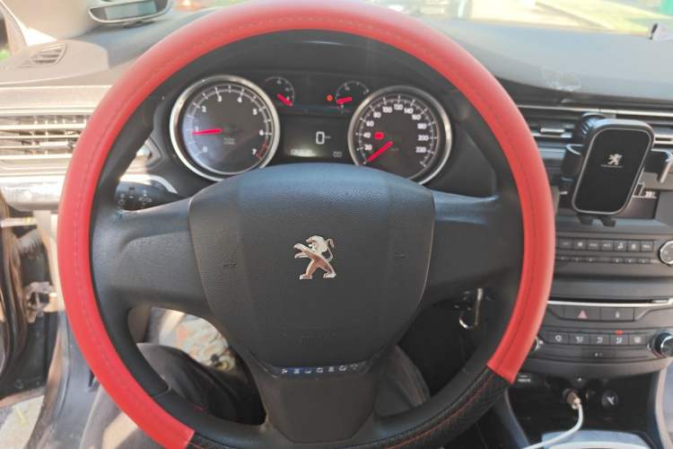Used Peugeot 408 2014 1.8L Manual Leading Edition Steering Wheel