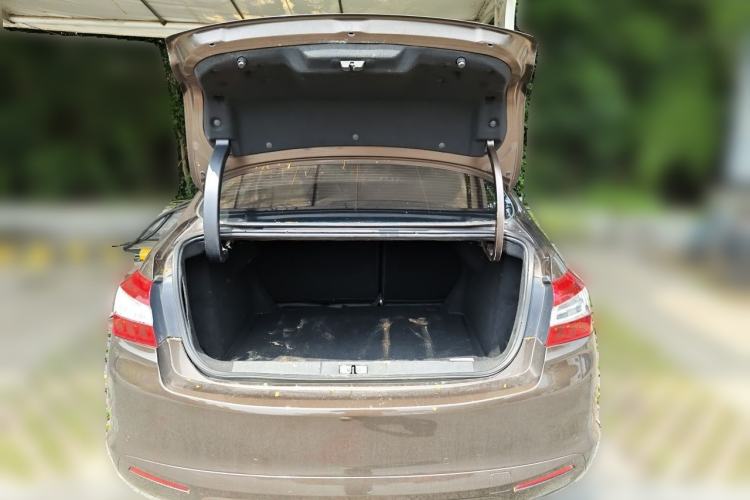 Used Peugeot 408 2014 1.8L Automatic Luxury Edition Trunk