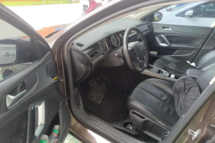 Used Peugeot 408 2014 1.8L Automatic Luxury Edition Driver Seat