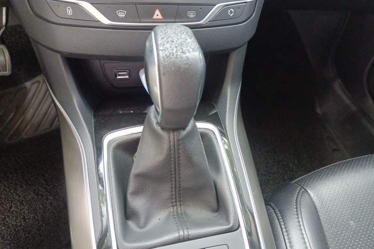 Used Peugeot 408 2014 1.8L Automatic Luxury Edition Gear Lever