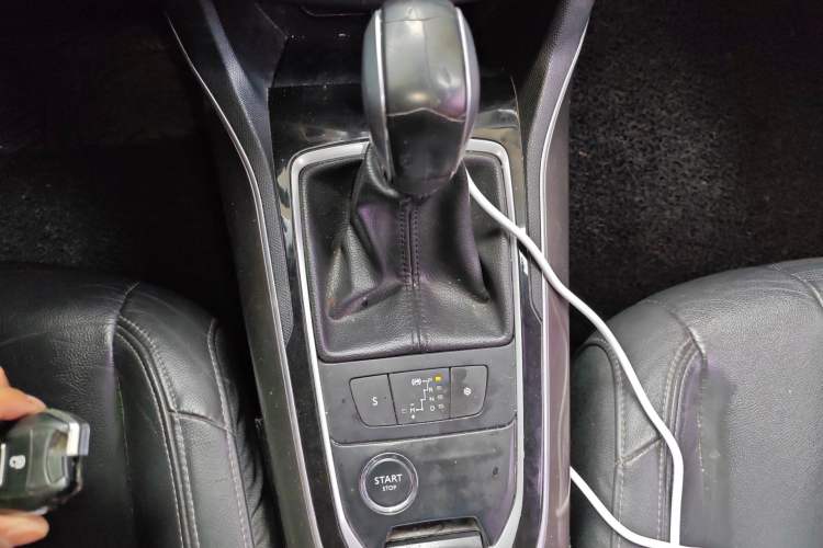 Used Peugeot 408 2014 1.6T Automatic Prestige Edition Gear Lever