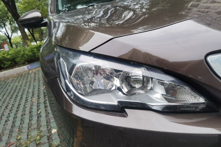 Used Peugeot 408 2014 1.8L Automatic Luxury Edition Right Front Headlight