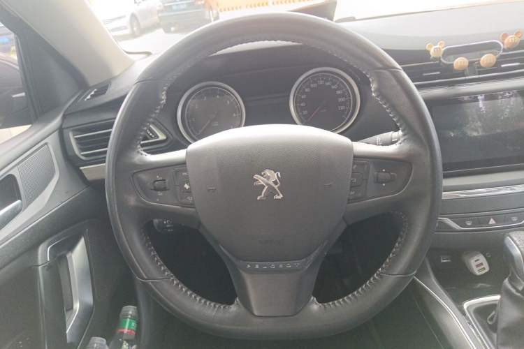 Used Peugeot 408 2014 1.8L Automatic Luxury Edition Steering Wheel