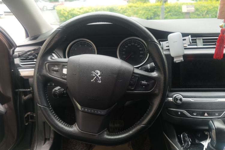 Used Peugeot 408 2014 1.8L Automatic Luxury Edition Steering Wheel