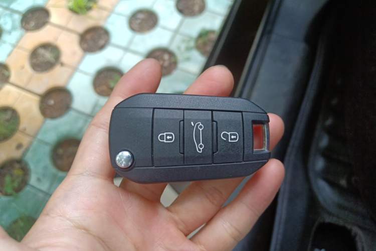 Used Peugeot 408 2014 1.8L Automatic Luxury Edition Vehicle Key
