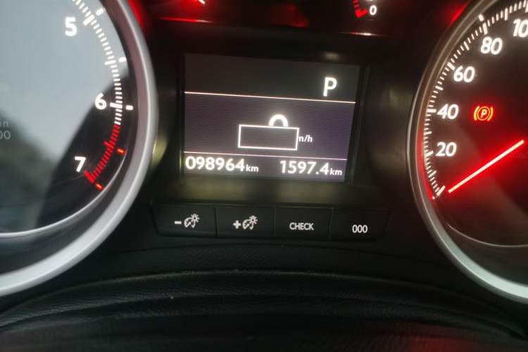 Used Peugeot 408 2014 1.6T Automatic Supreme Edition Odometer Close Up
