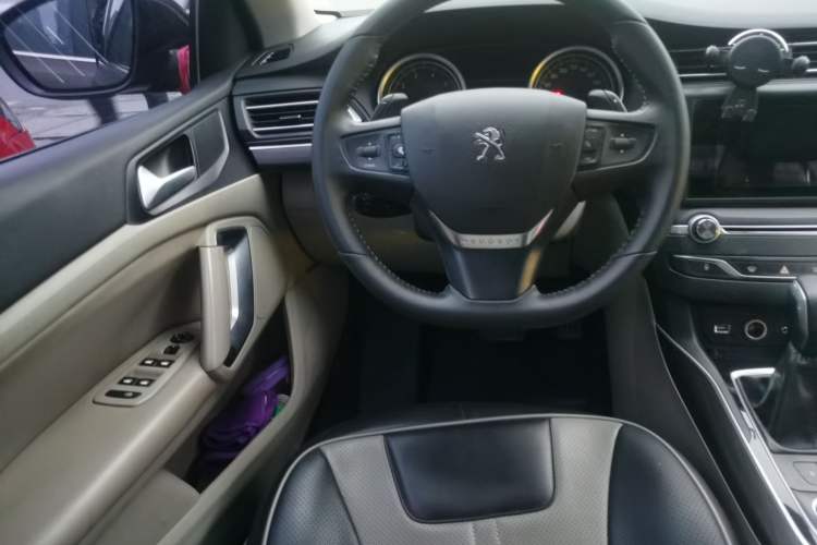 Used Peugeot 408 2014 1.6T Automatic Supreme Edition Steering Wheel