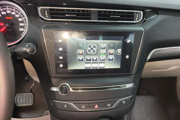 Used Peugeot 408 2014 1.6T Automatic Prestige Edition Audio And AC Panel