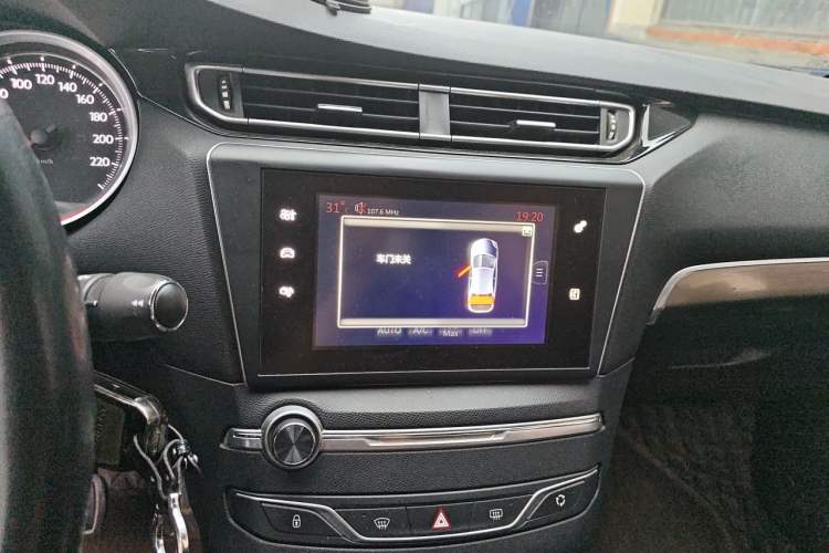 Used Peugeot 408 2014 1.8L Automatic Luxury Edition Audio And AC Panel