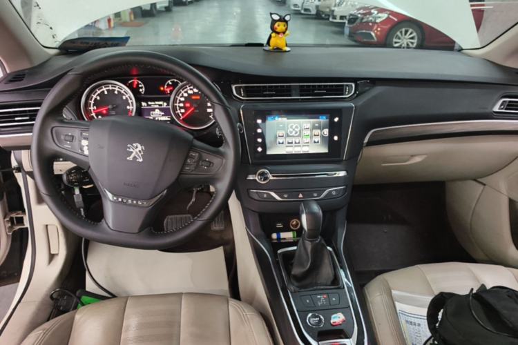 Used Peugeot 408 2014 1.6T Automatic Prestige Edition Center Console