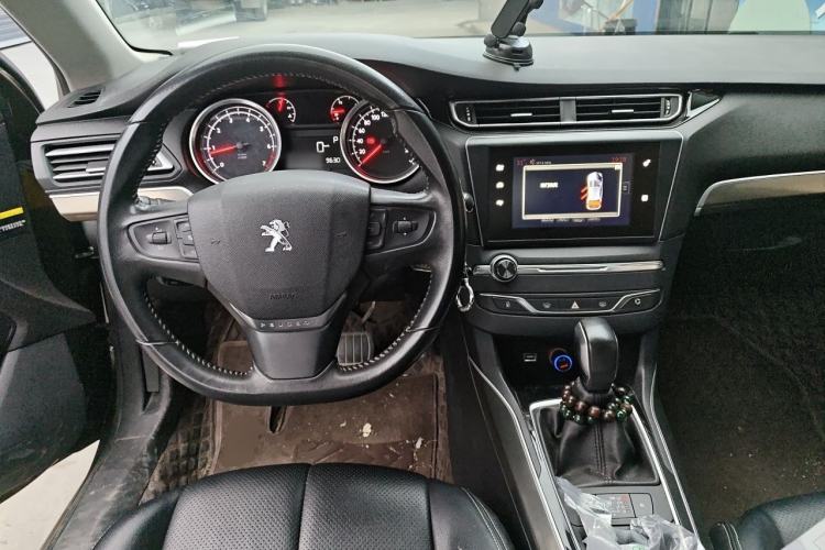 Used Peugeot 408 2014 1.8L Automatic Luxury Edition Center Console