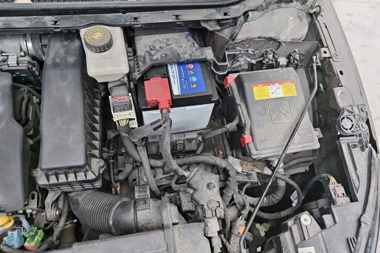 Used Peugeot 408 2014 1.8L Automatic Luxury Edition Engine Bay Left