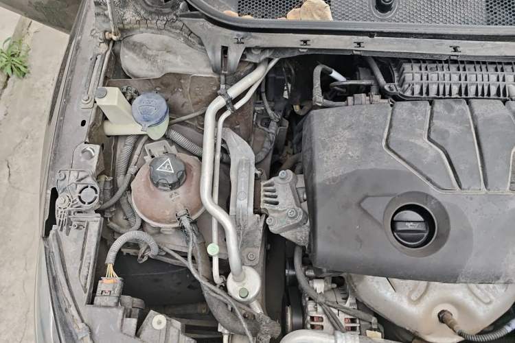 Used Peugeot 408 2014 1.8L Automatic Luxury Edition Engine Bay Right