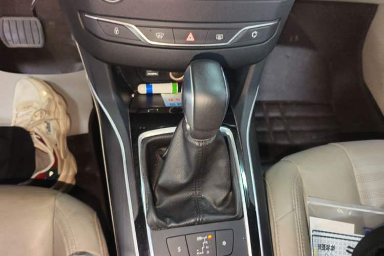 Used Peugeot 408 2014 1.6T Automatic Prestige Edition Gear Lever