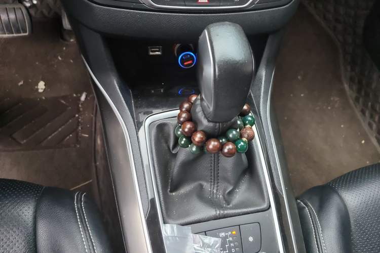 Used Peugeot 408 2014 1.8L Automatic Luxury Edition Gear Lever