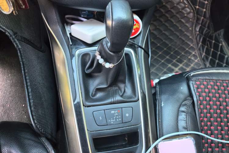 Used Peugeot 408 2014 1.8L Automatic Luxury Edition Gear Lever