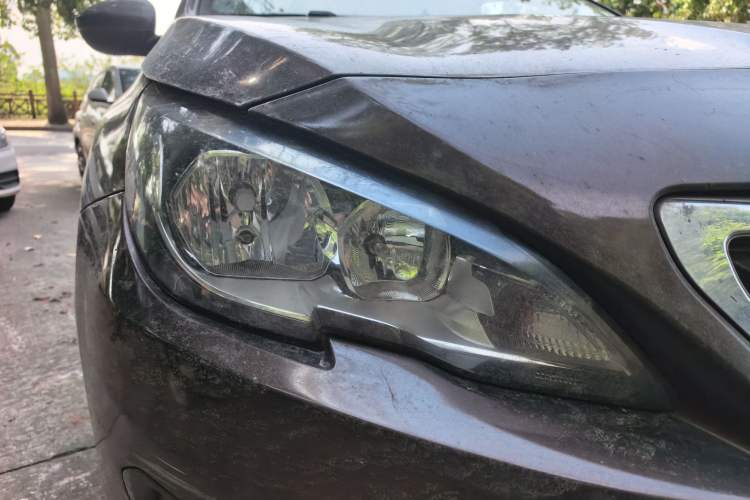 Used Peugeot 408 2014 1.8L Automatic Luxury Edition Right Front Headlight