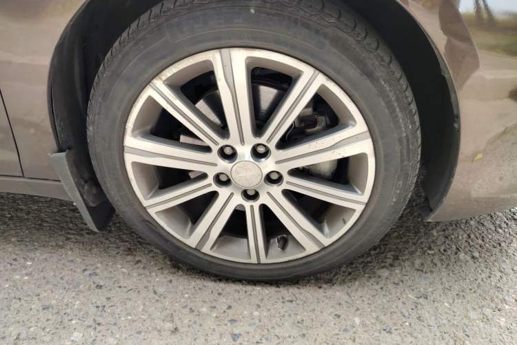 Used Peugeot 408 2014 1.6T Automatic Prestige Edition Right Front Wheel Hub