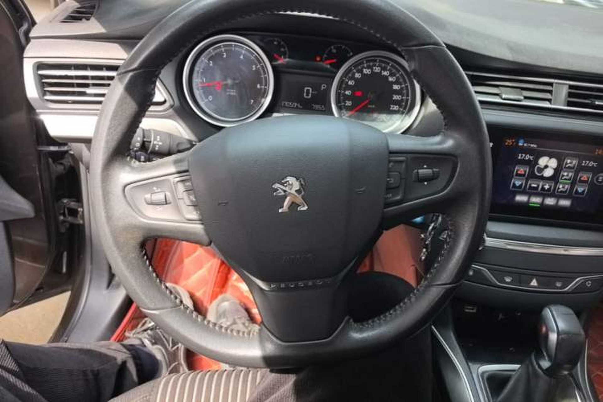 Used Peugeot 408 2014 1.8L Automatic Luxury Edition Steering Wheel
